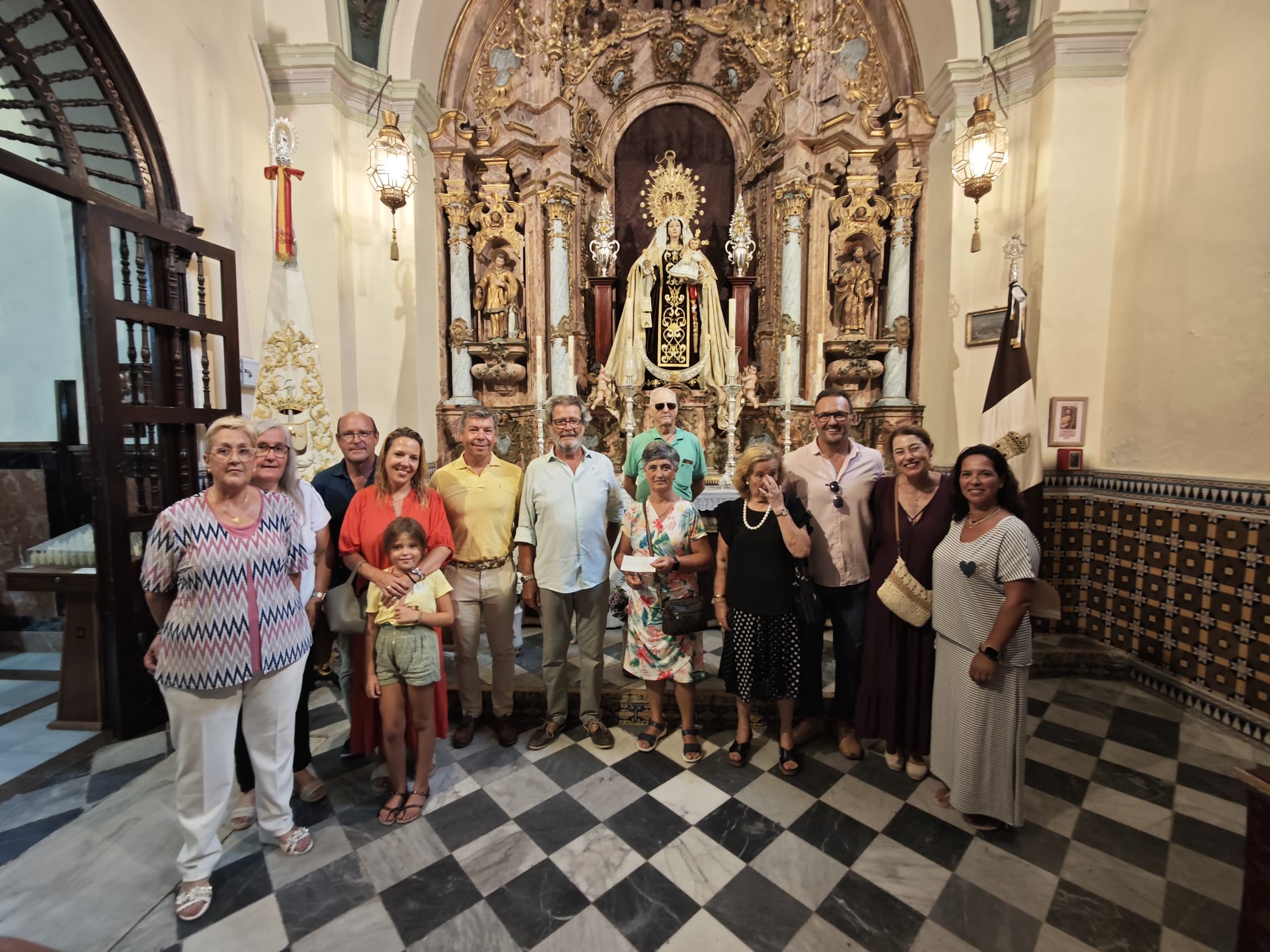 El Club Náutico de Rota contribuye con la Hermandad de Nuestra Señora del Carmen de Rota