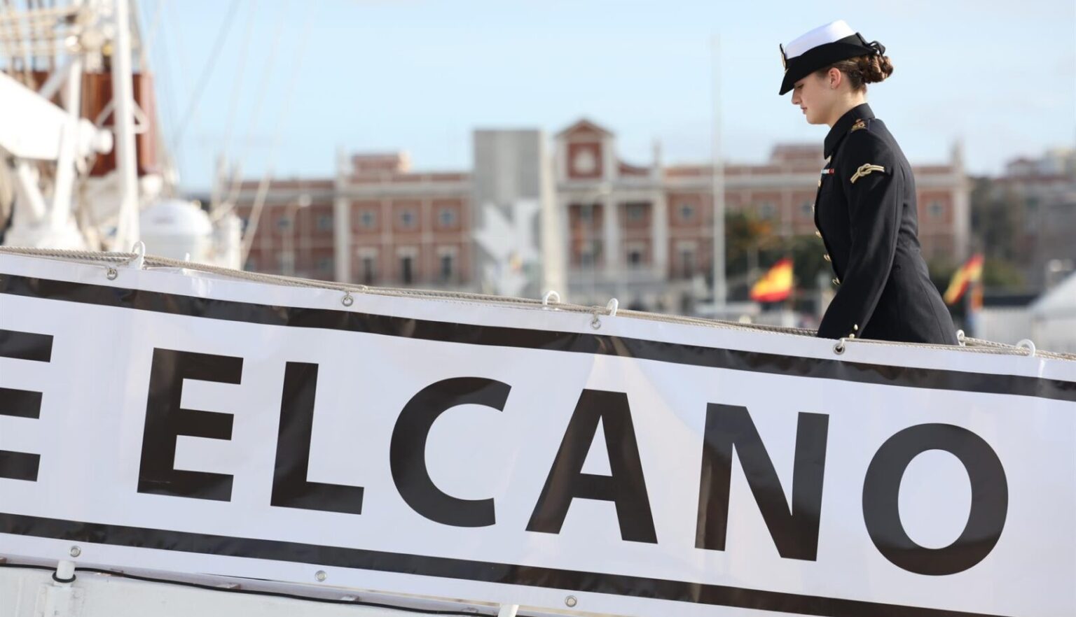 El Buque Escuela Juan Sebastián Elcano inició su vuelta al mundo 2025 desde Cádiz