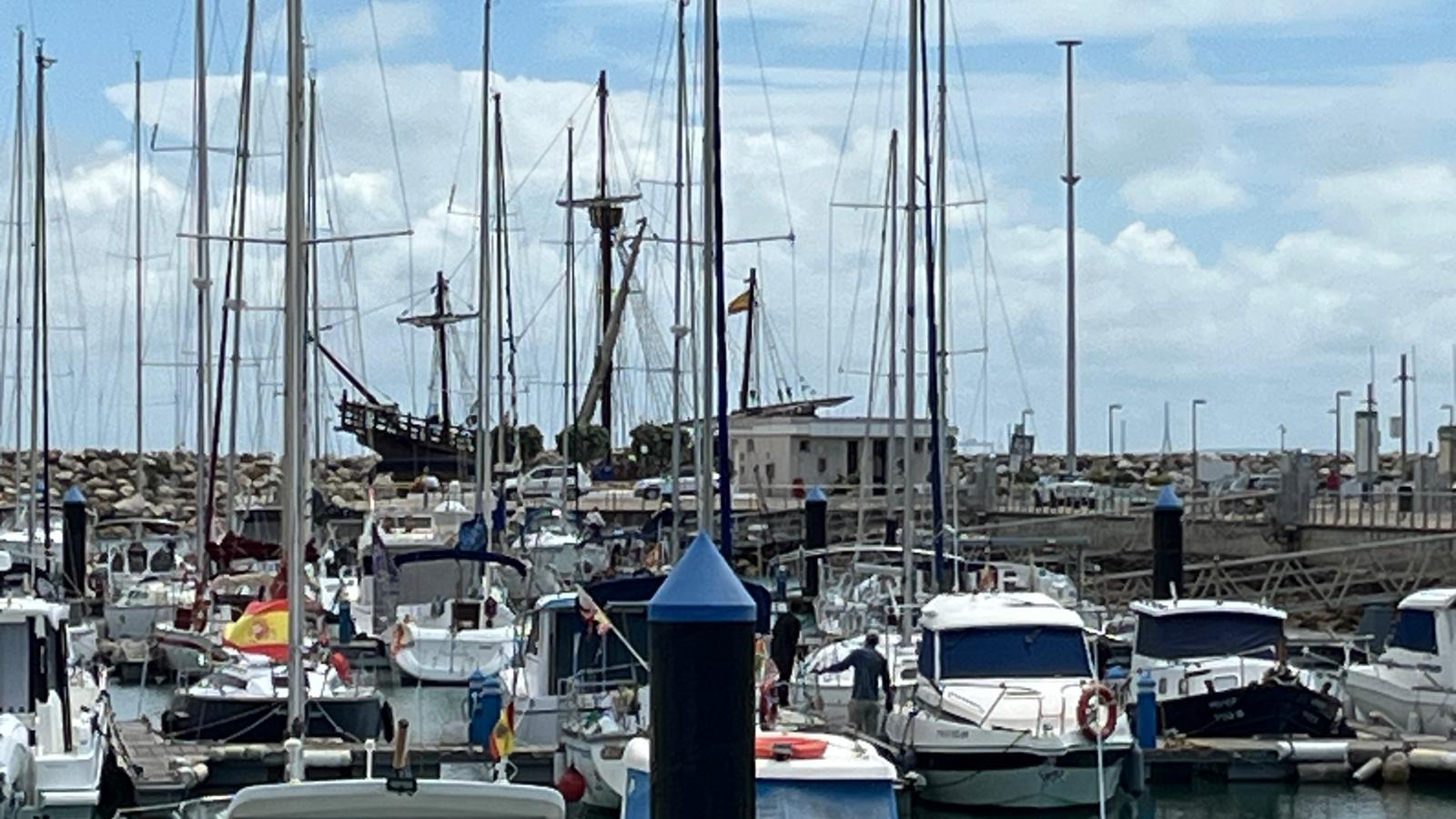 La Nao Santa María hace escala técnica en el Puerto Deportivo de Rota