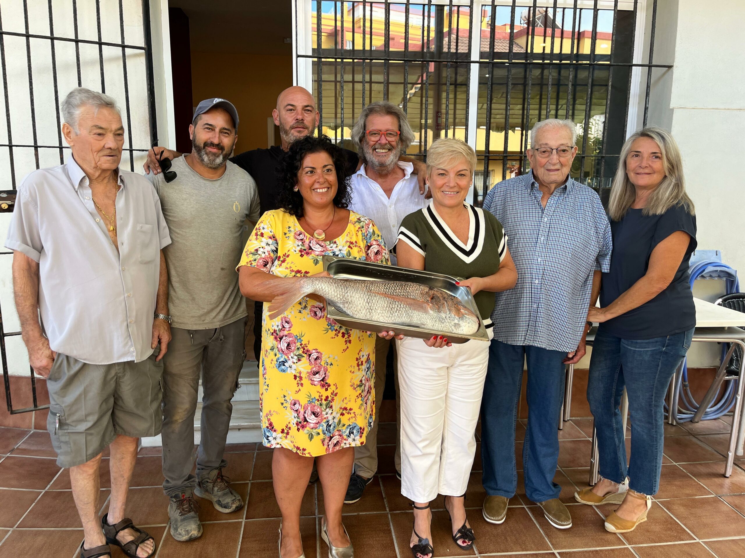 La Embarcación Buji y el Club Náutico de Rota entregaron la Urta Mayor 2026 a la Residencia de Ancianos de Rota